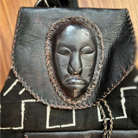 Backpack - Picture 2 of 7